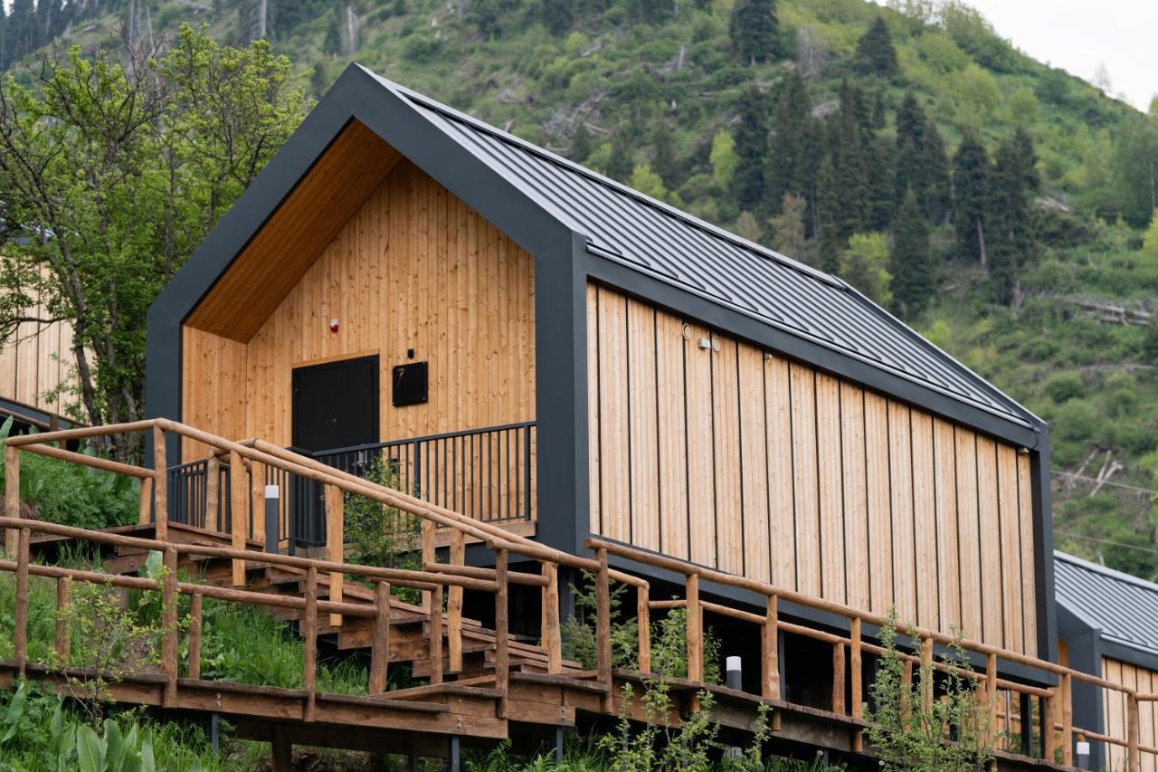 Qazaq Auyl Eco Hotel Ałma Ata Zewnętrze zdjęcie