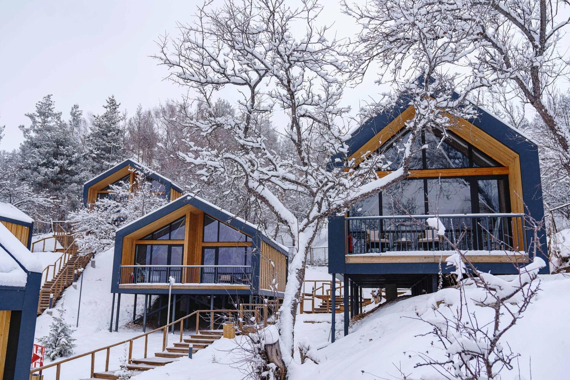 Qazaq Auyl Eco Hotel Ałma Ata Zewnętrze zdjęcie