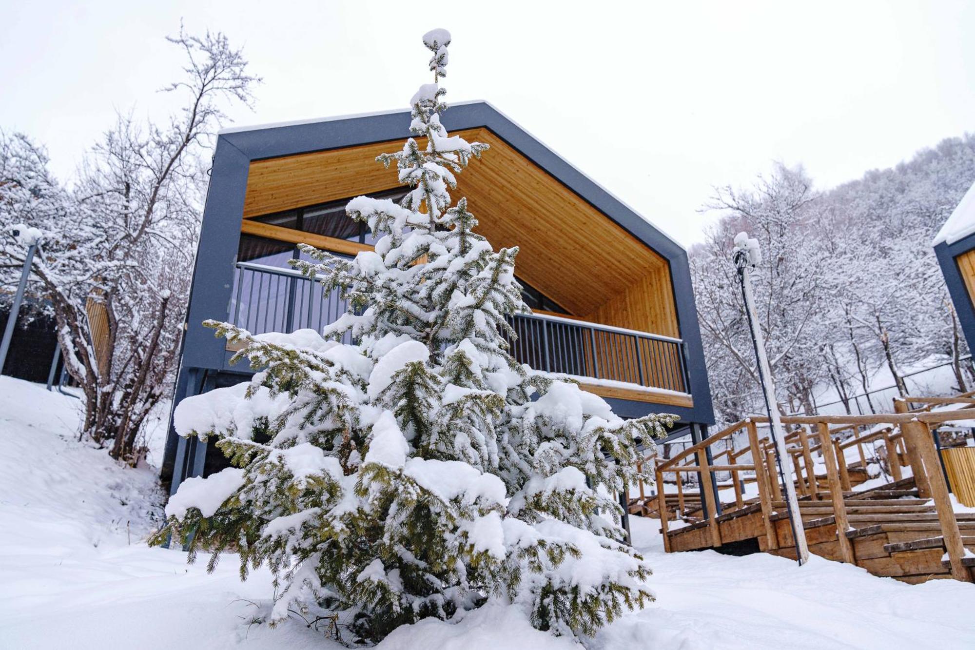 Qazaq Auyl Eco Hotel Ałma Ata Zewnętrze zdjęcie