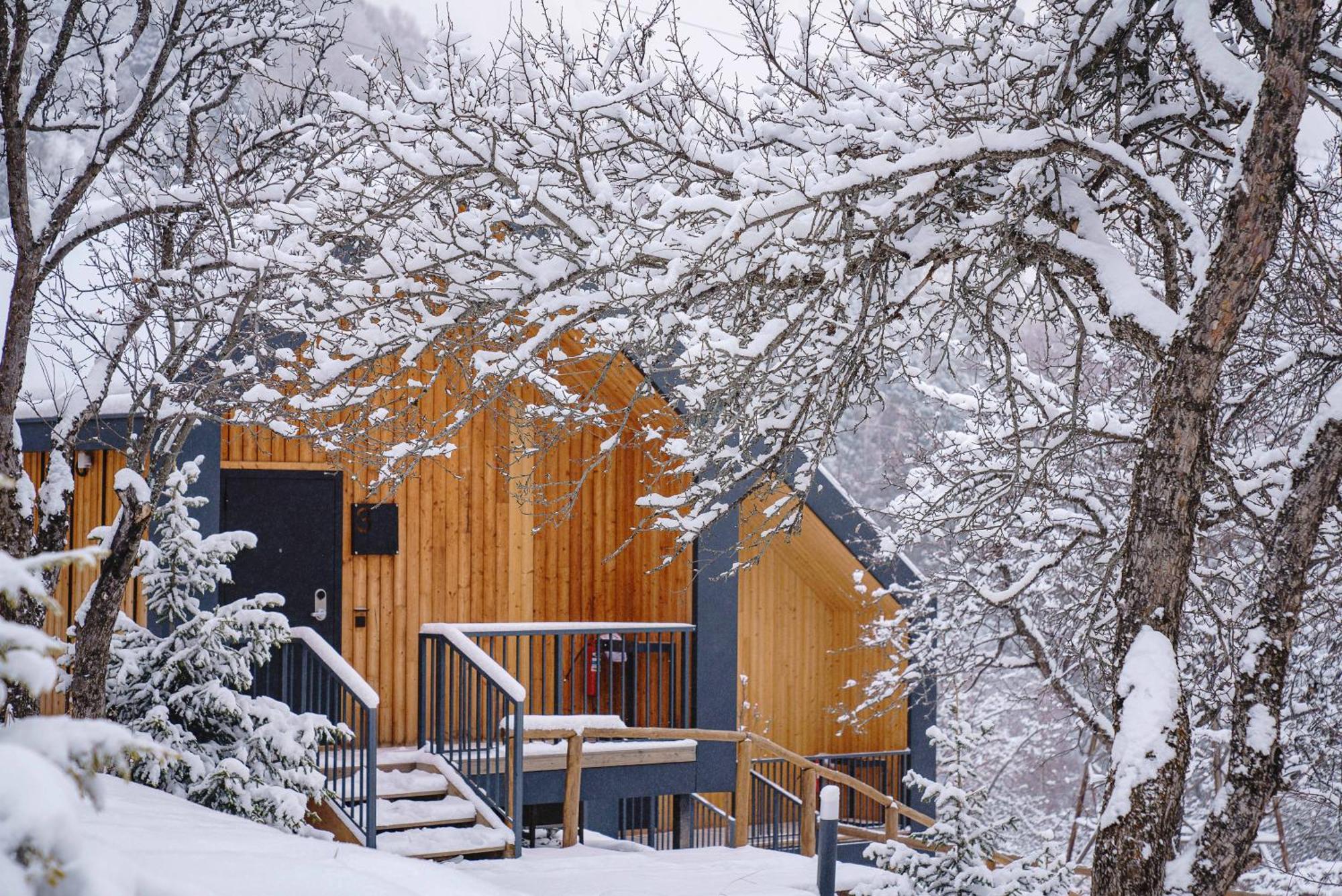 Qazaq Auyl Eco Hotel Ałma Ata Zewnętrze zdjęcie