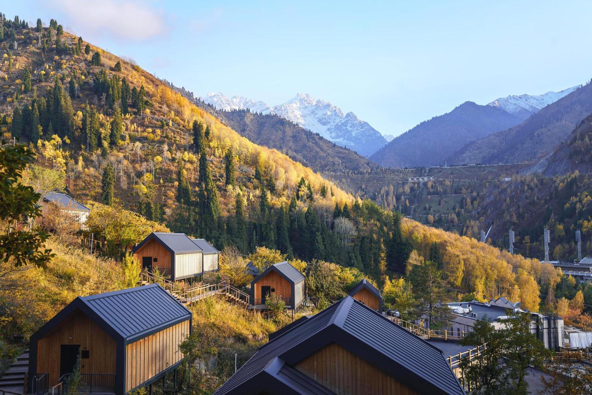 Qazaq Auyl Eco Hotel Ałma Ata Zewnętrze zdjęcie