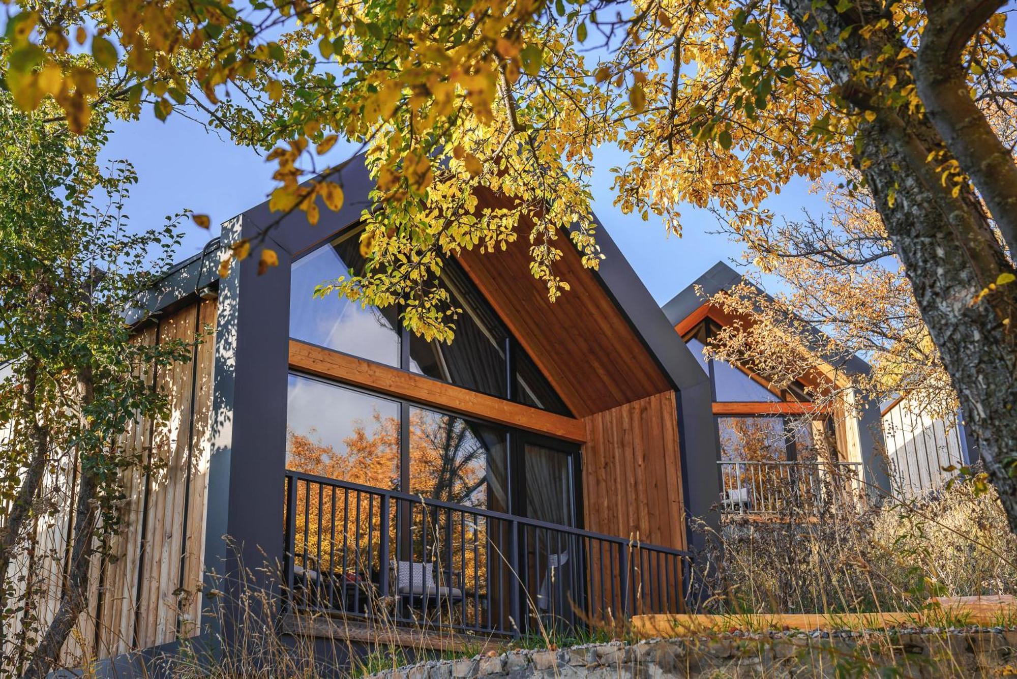 Qazaq Auyl Eco Hotel Ałma Ata Zewnętrze zdjęcie