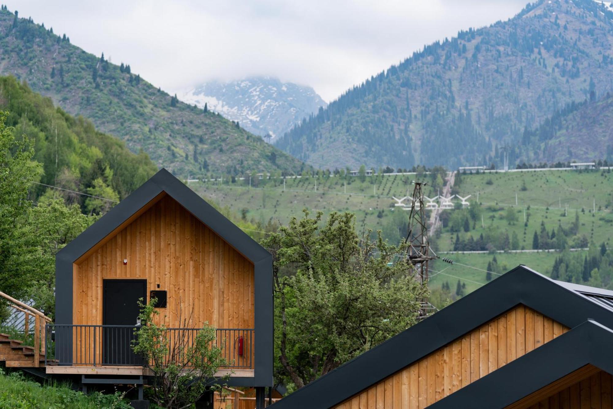 Qazaq Auyl Eco Hotel Ałma Ata Zewnętrze zdjęcie
