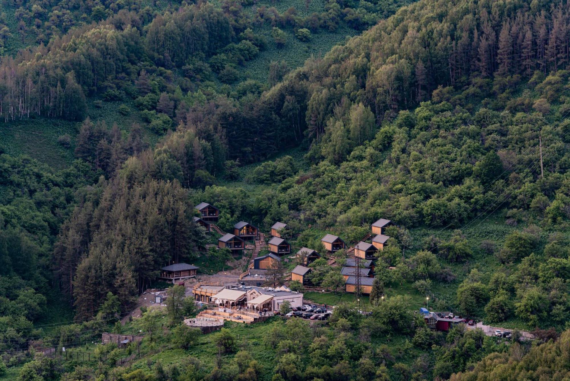 Qazaq Auyl Eco Hotel Ałma Ata Zewnętrze zdjęcie